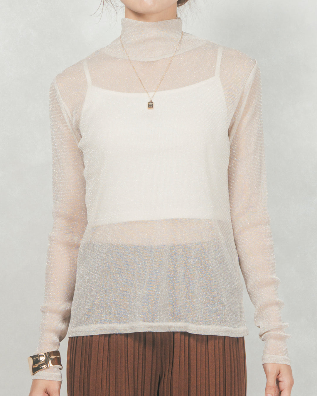 ［SET］フロントシリコンLogoスウェット+ラメSheerハイネックトップス+ワイドTuckイージーデニム
