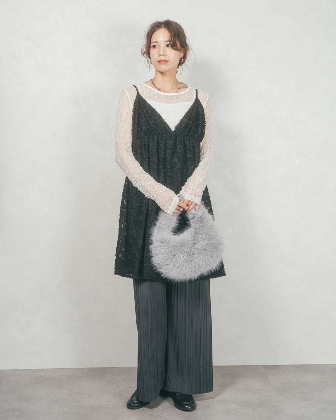 プリーツNarrowストレートパンツ (CHARCOAL)