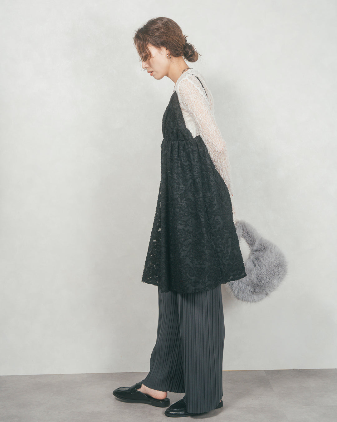 プリーツNarrowストレートパンツ (CHARCOAL)