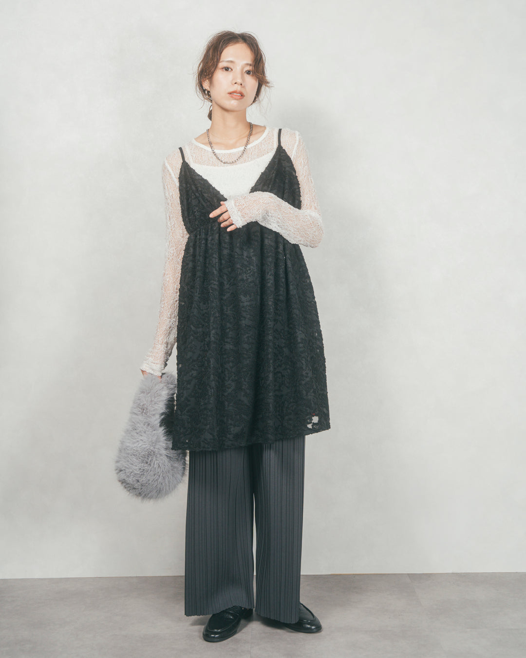 プリーツNarrowストレートパンツ (CHARCOAL)