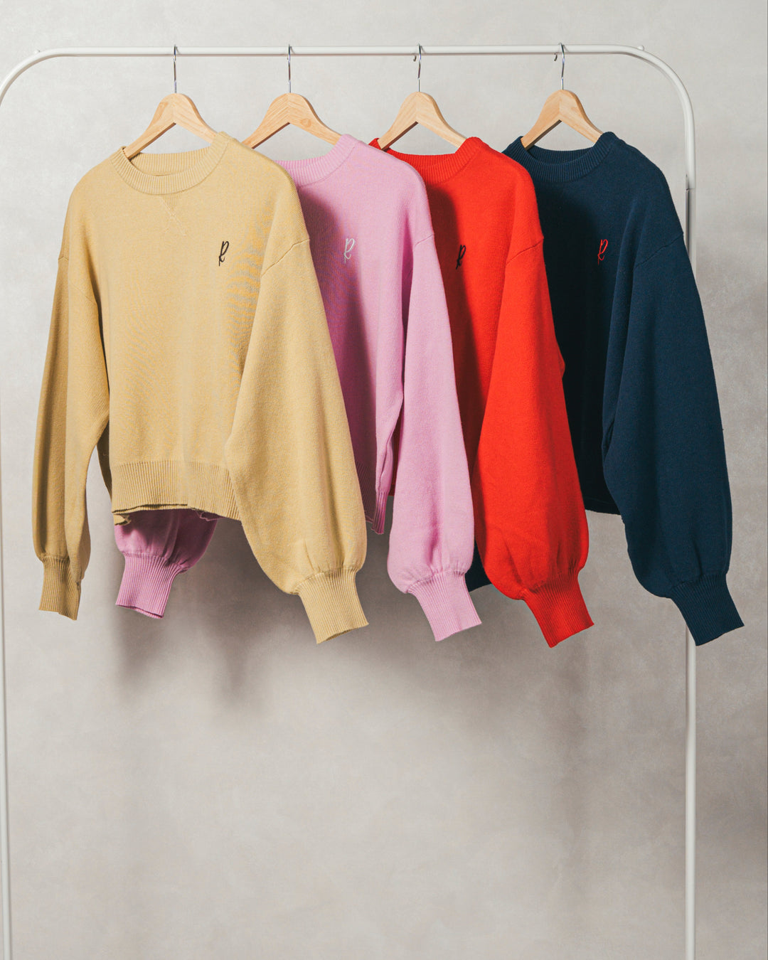 ［SET］スウェットライクロゴ刺繍ニット+Relax 裏起毛カーブパンツ（2SET）