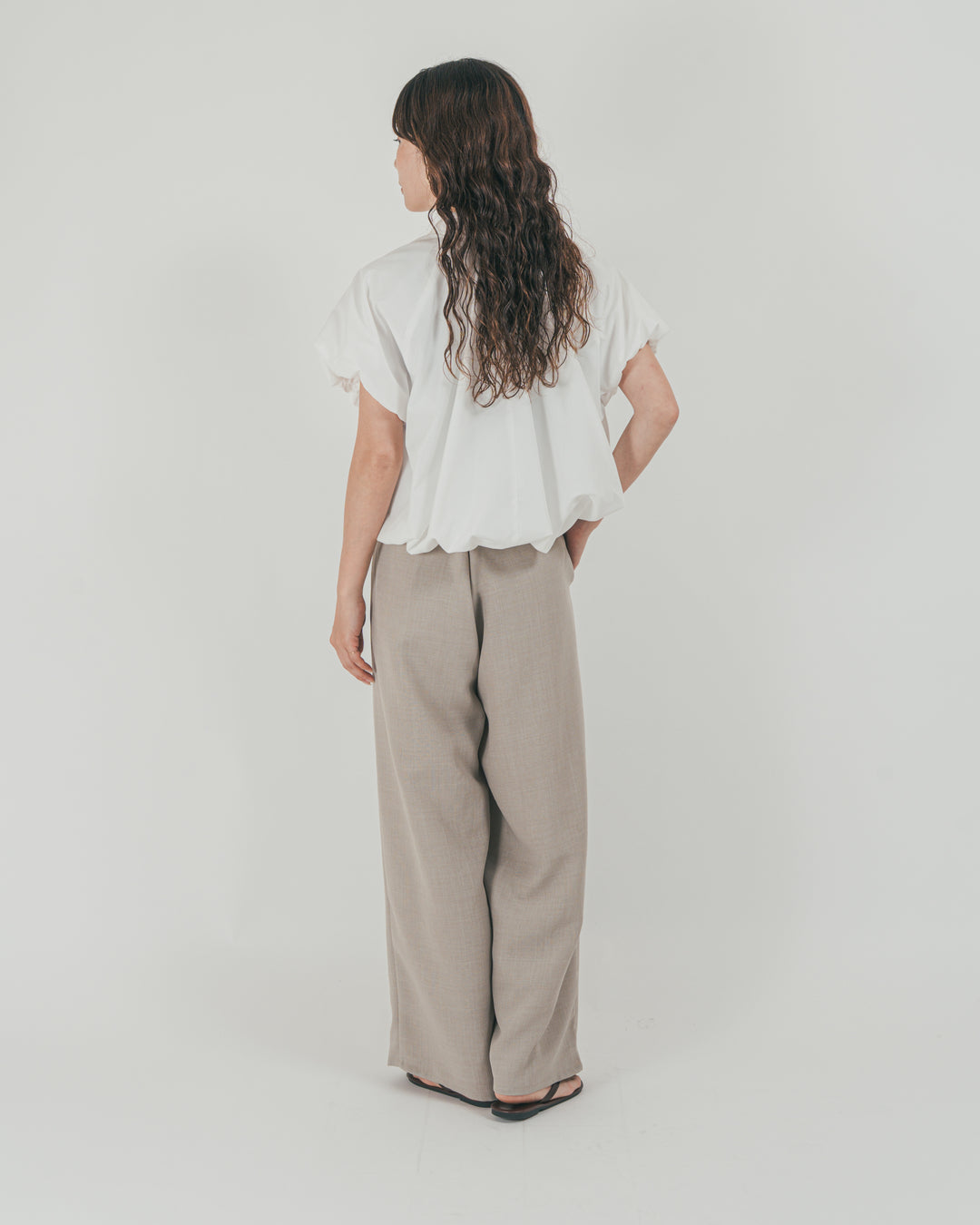 ［SET］バルーンShirringハーフスリーブシャツ + スラブTweedタックワイドパンツ（2SET）