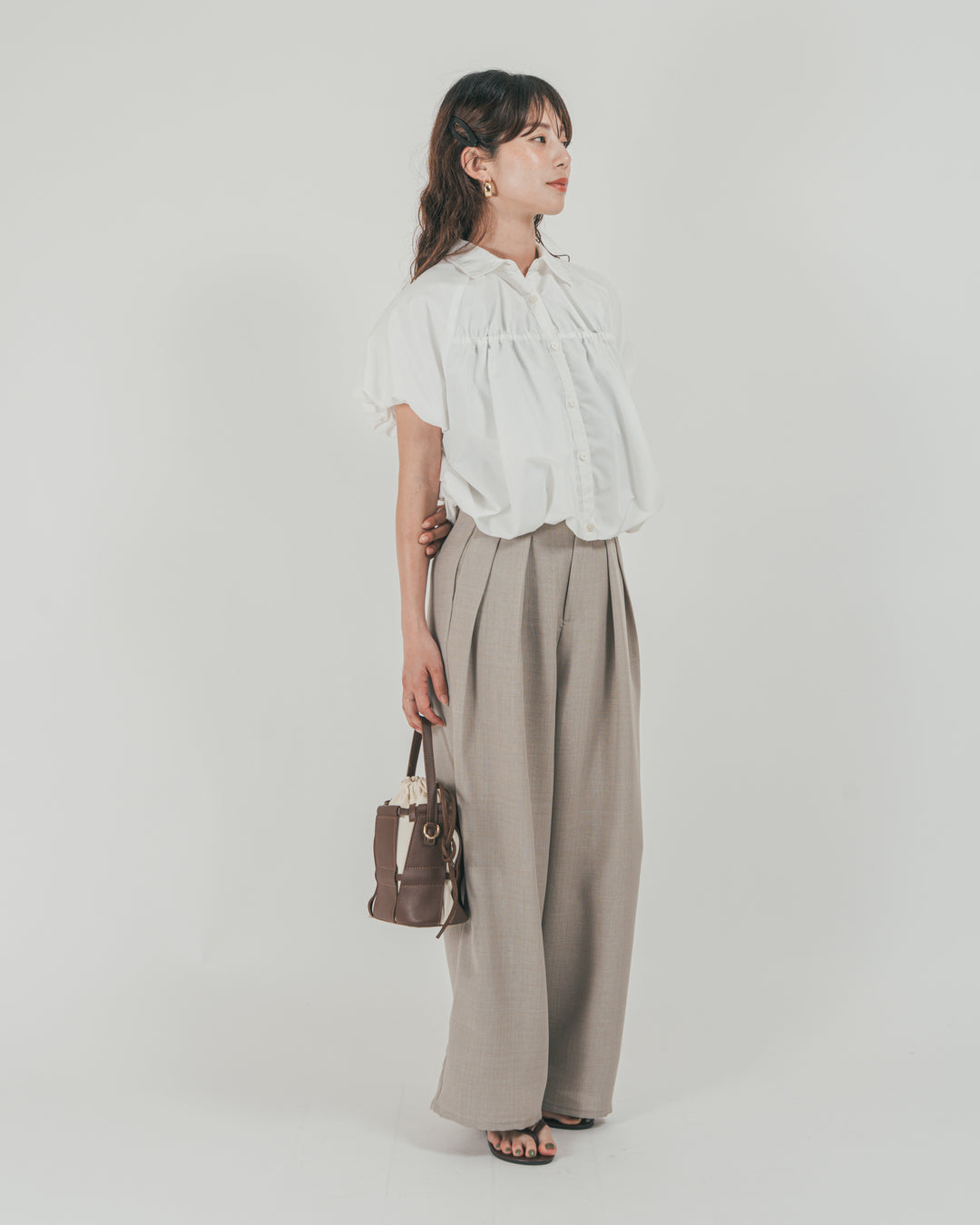 ［SET］バルーンShirringハーフスリーブシャツ + スラブTweedタックワイドパンツ（2SET）