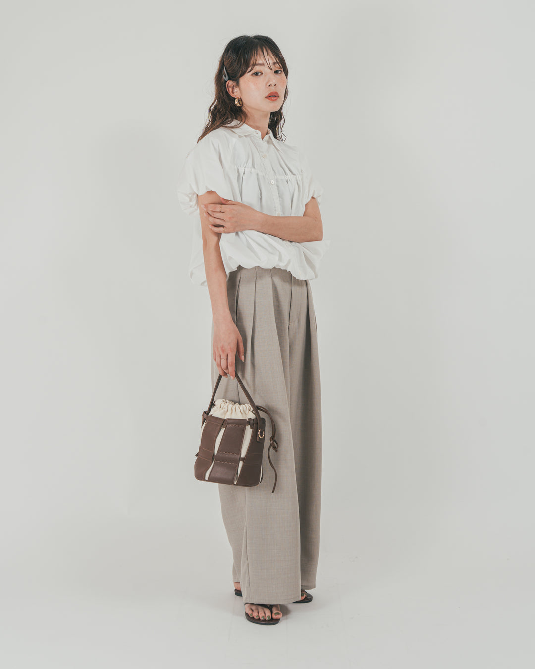 ［SET］バルーンShirringハーフスリーブシャツ + スラブTweedタックワイドパンツ（2SET）