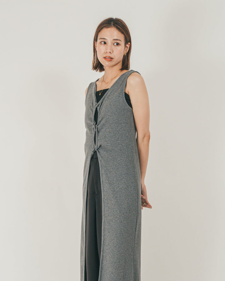 ［SET］フロントデザインジレワンピ + サテン裾レース Relaxパンツ（2SET）