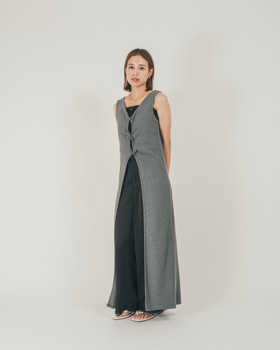 ［SET］フロントデザインジレワンピ + サテン裾レース Relaxパンツ（2SET）