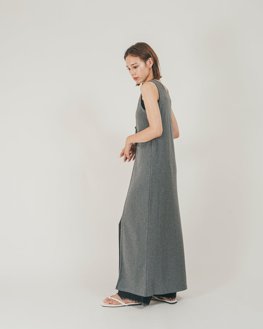 ［SET］フロントデザインジレワンピ + サテン裾レース Relaxパンツ（2SET）