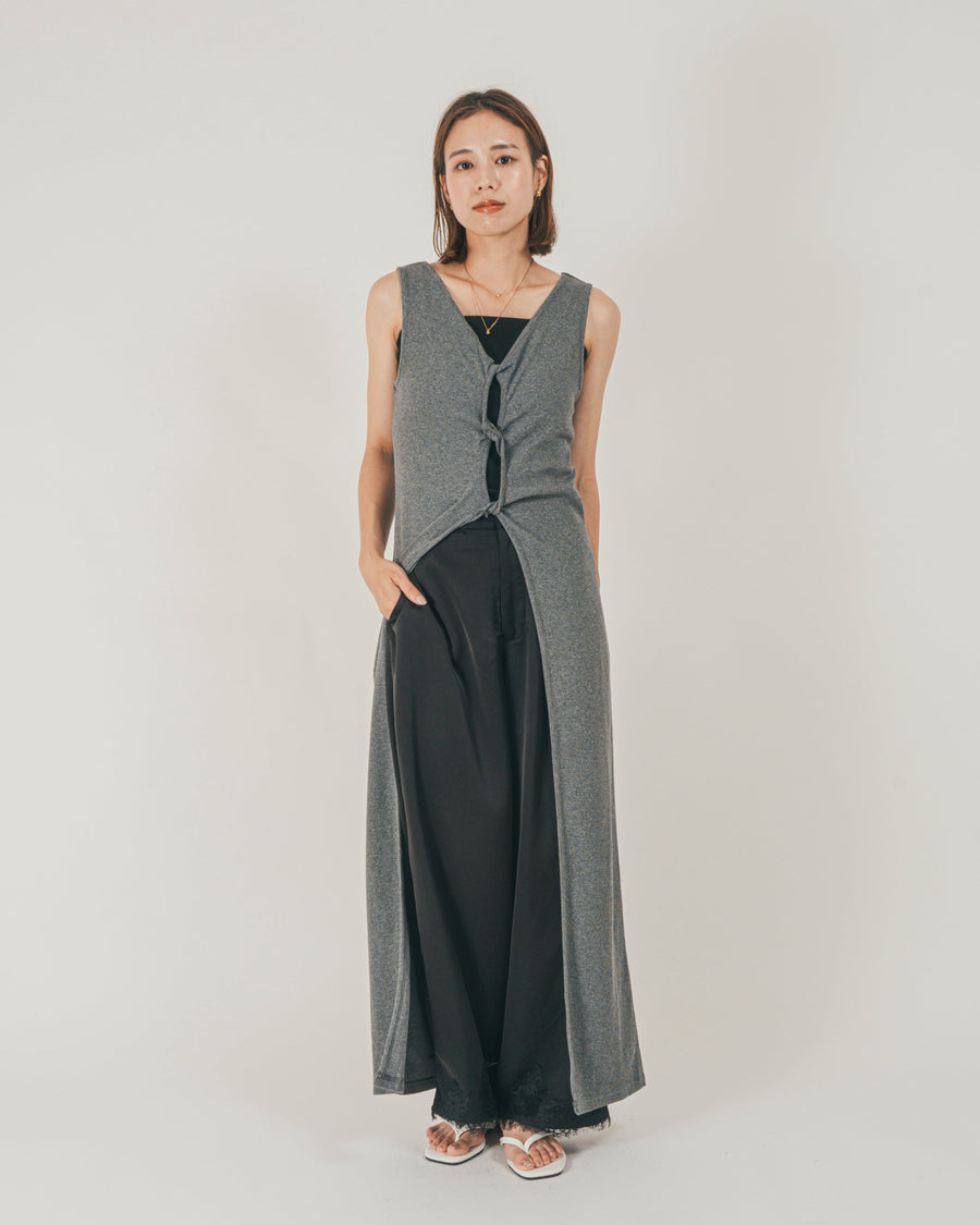 ［SET］フロントデザインジレワンピ + サテン裾レース Relaxパンツ（2SET）