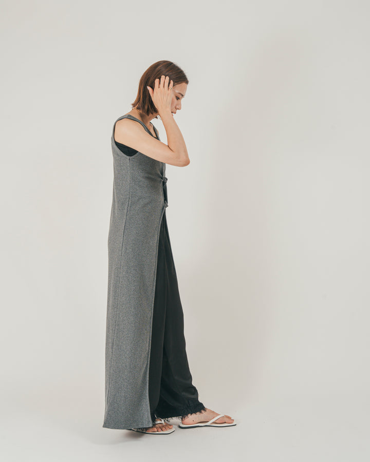 ［SET］フロントデザインジレワンピ + サテン裾レース Relaxパンツ（2SET）