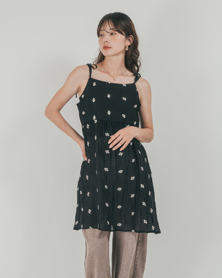 ［SET］ショルダーリボン刺繍Veilキャミ + 10oz サイドタック リラックスデニムパンツ（2SET）