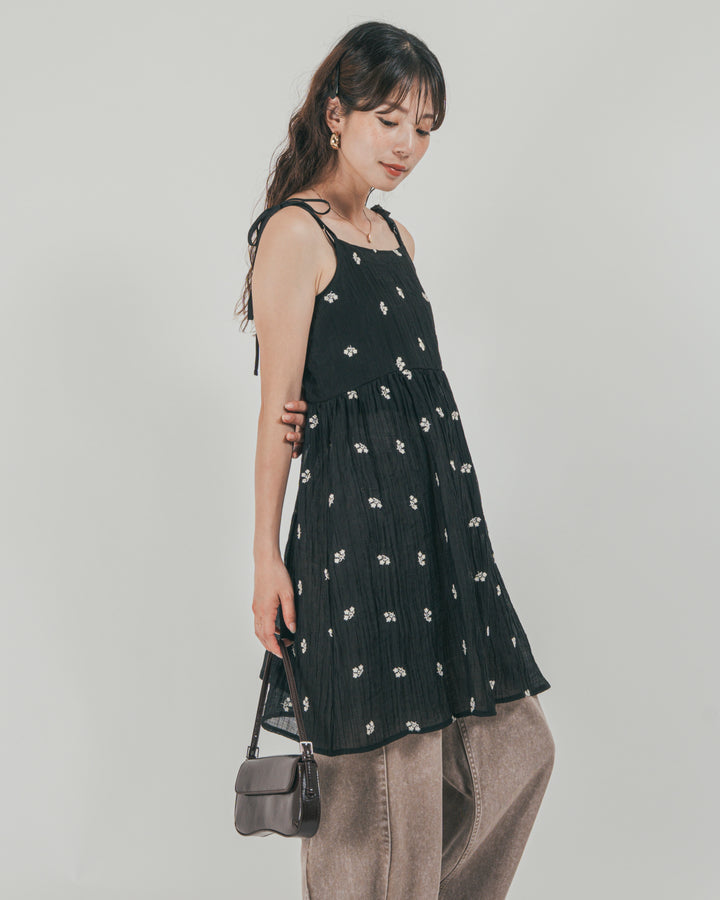 ［SET］ショルダーリボン刺繍Veilキャミ + 10oz サイドタック リラックスデニムパンツ（2SET）