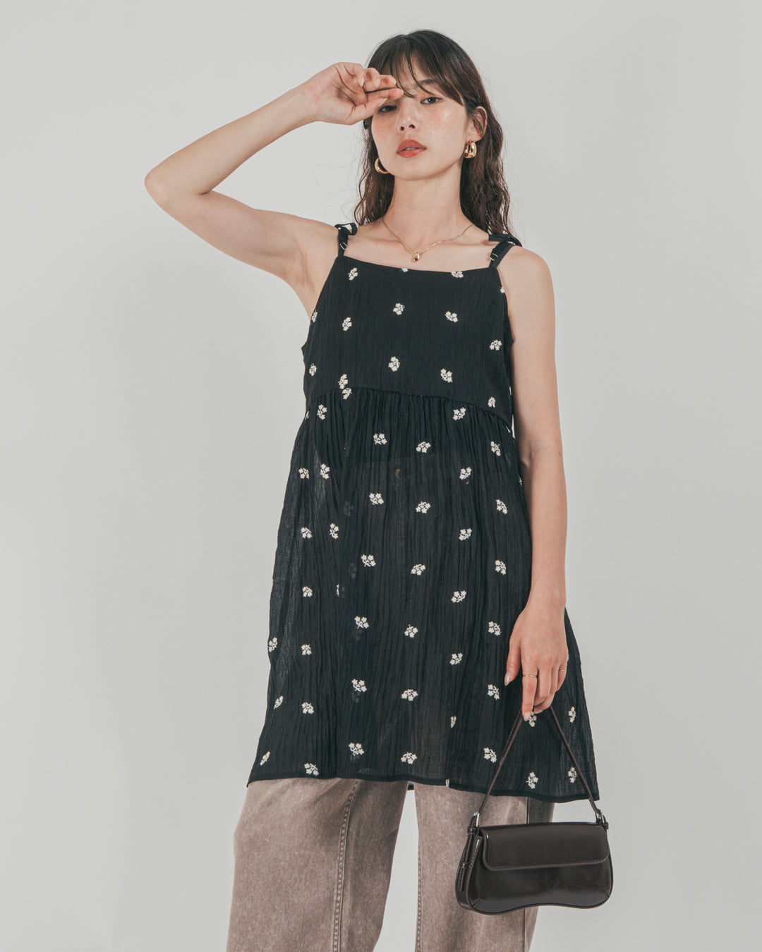 ［SET］ショルダーリボン刺繍Veilキャミ + 10oz サイドタック リラックスデニムパンツ（2SET）