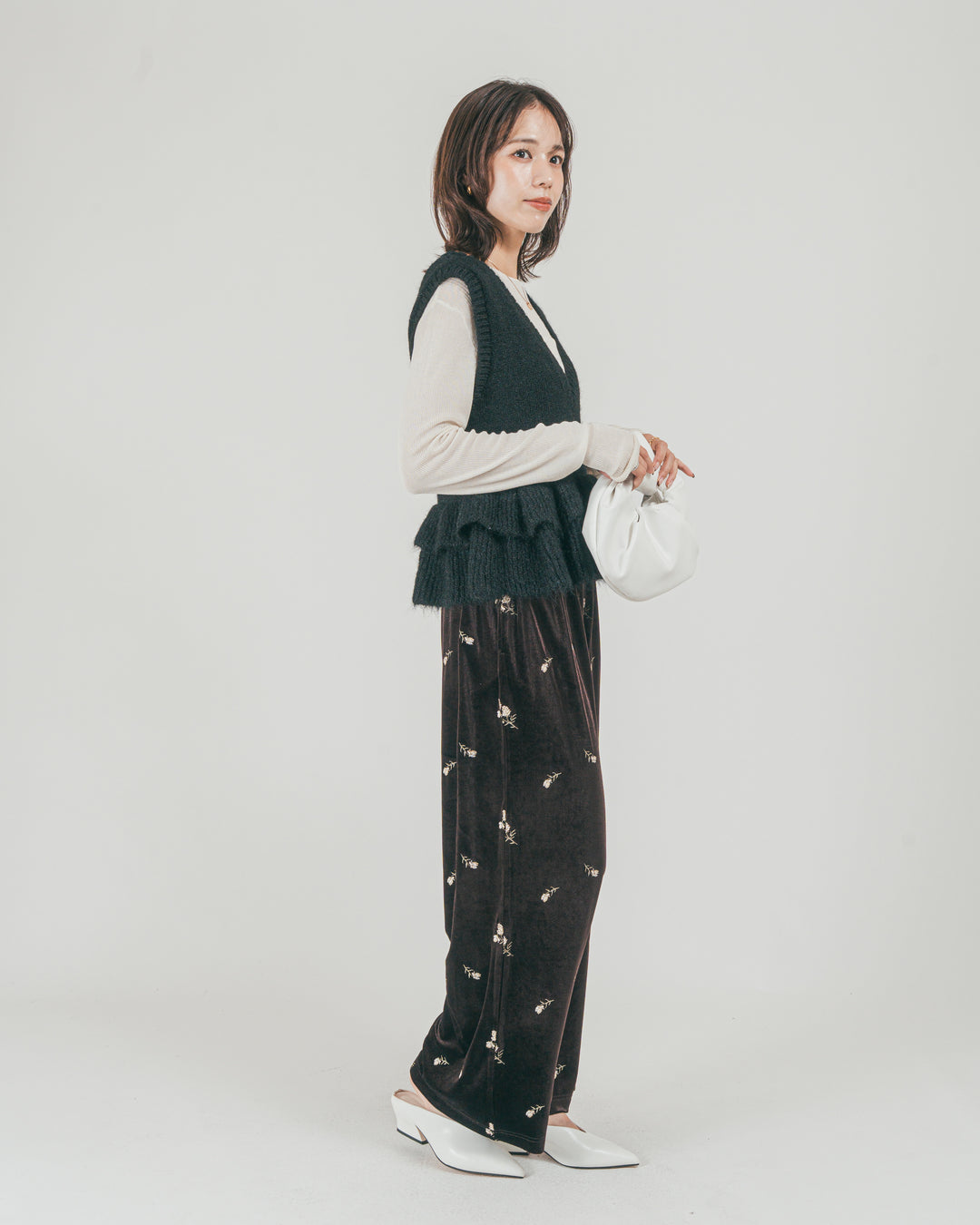 ［SET］2Way モヘアダブルFrillベスト + Flower刺繍 ベロアパンツ（2SET）
