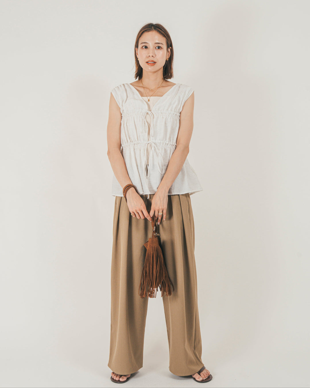［SET］リネンタッチShirringリボンブラウス + クレープデシン タックワイドパンツ（2SET）