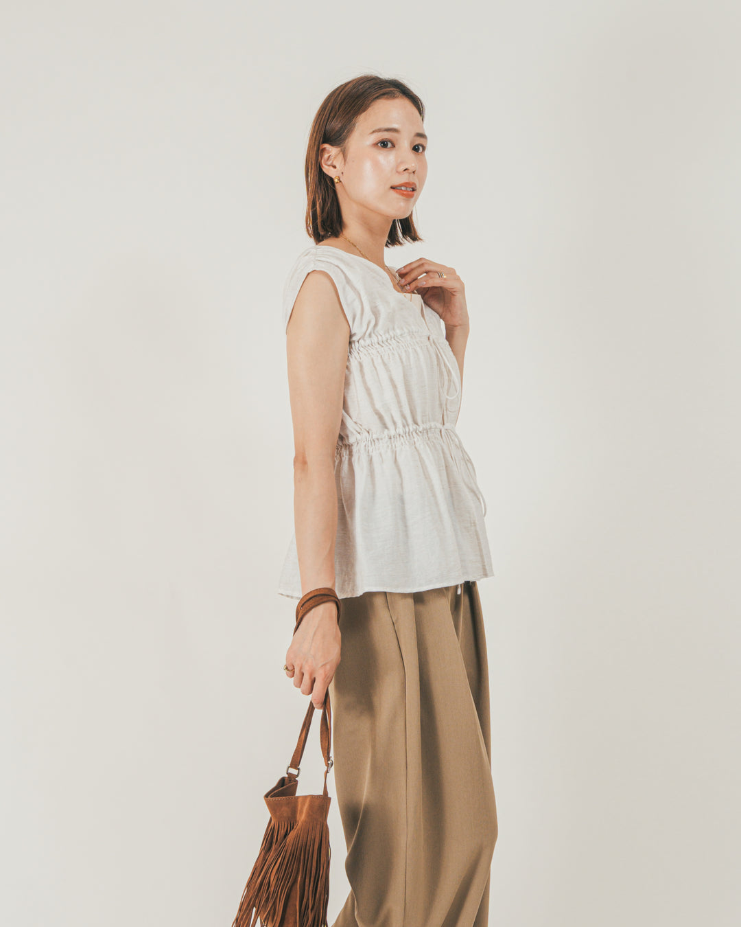 ［SET］リネンタッチShirringリボンブラウス + クレープデシン タックワイドパンツ（2SET）