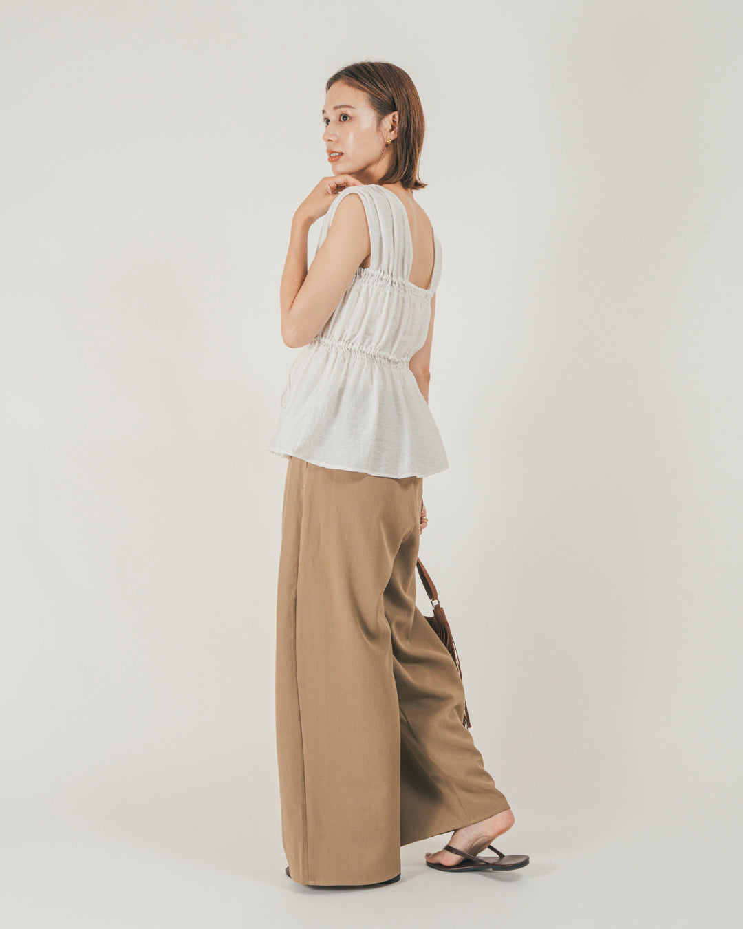 ［SET］リネンタッチShirringリボンブラウス + クレープデシン タックワイドパンツ（2SET）