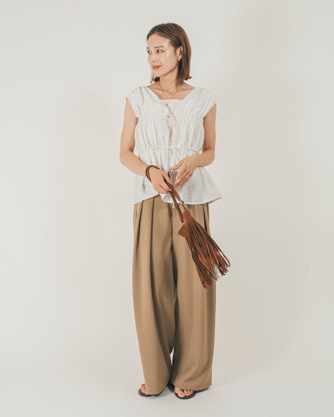 ［SET］リネンタッチShirringリボンブラウス + クレープデシン タックワイドパンツ（2SET）