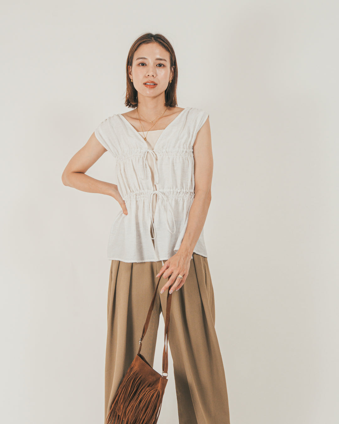 ［SET］リネンタッチShirringリボンブラウス + クレープデシン タックワイドパンツ（2SET）
