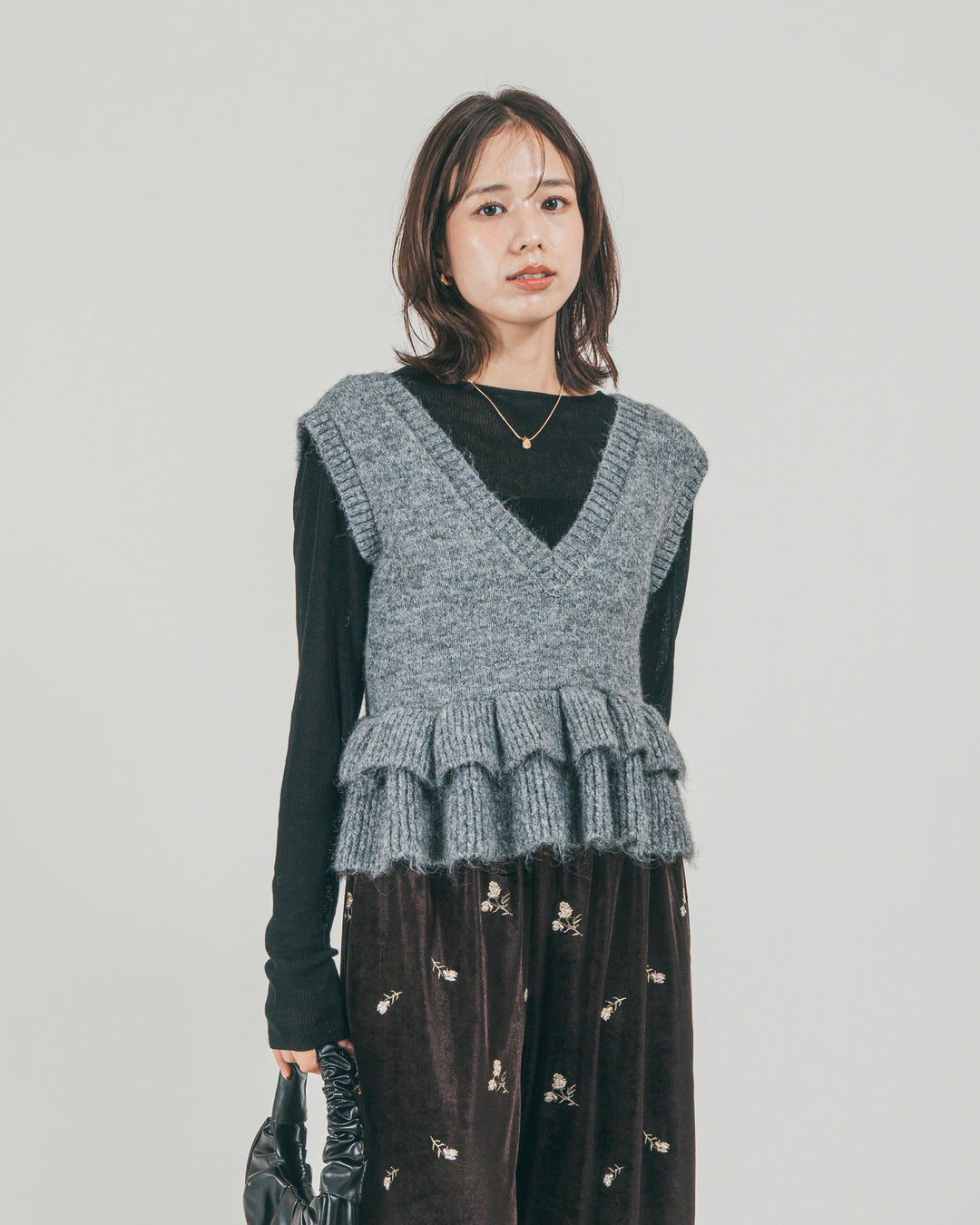 ［SET］2Way モヘアダブルFrillベスト + Flower刺繍 ベロアパンツ（2SET）
