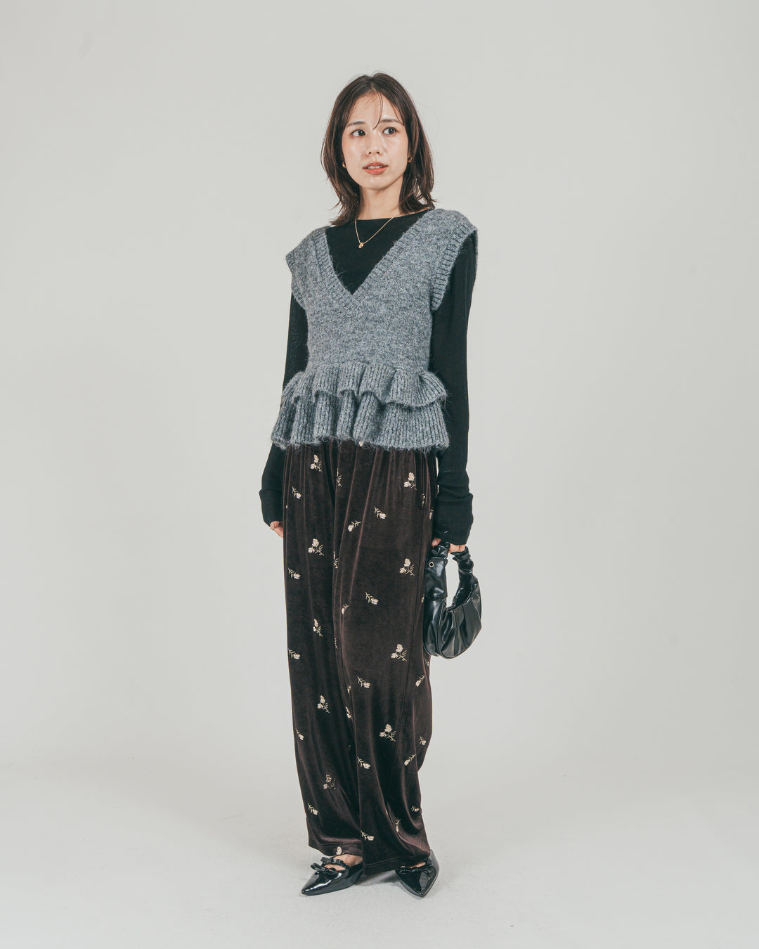 ［SET］2Way モヘアダブルFrillベスト + Flower刺繍 ベロアパンツ（2SET）