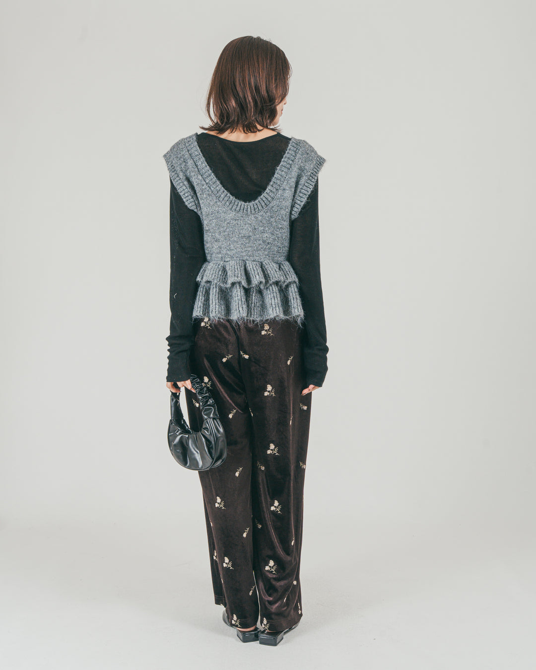 ［SET］2Way モヘアダブルFrillベスト + Flower刺繍 ベロアパンツ（2SET）