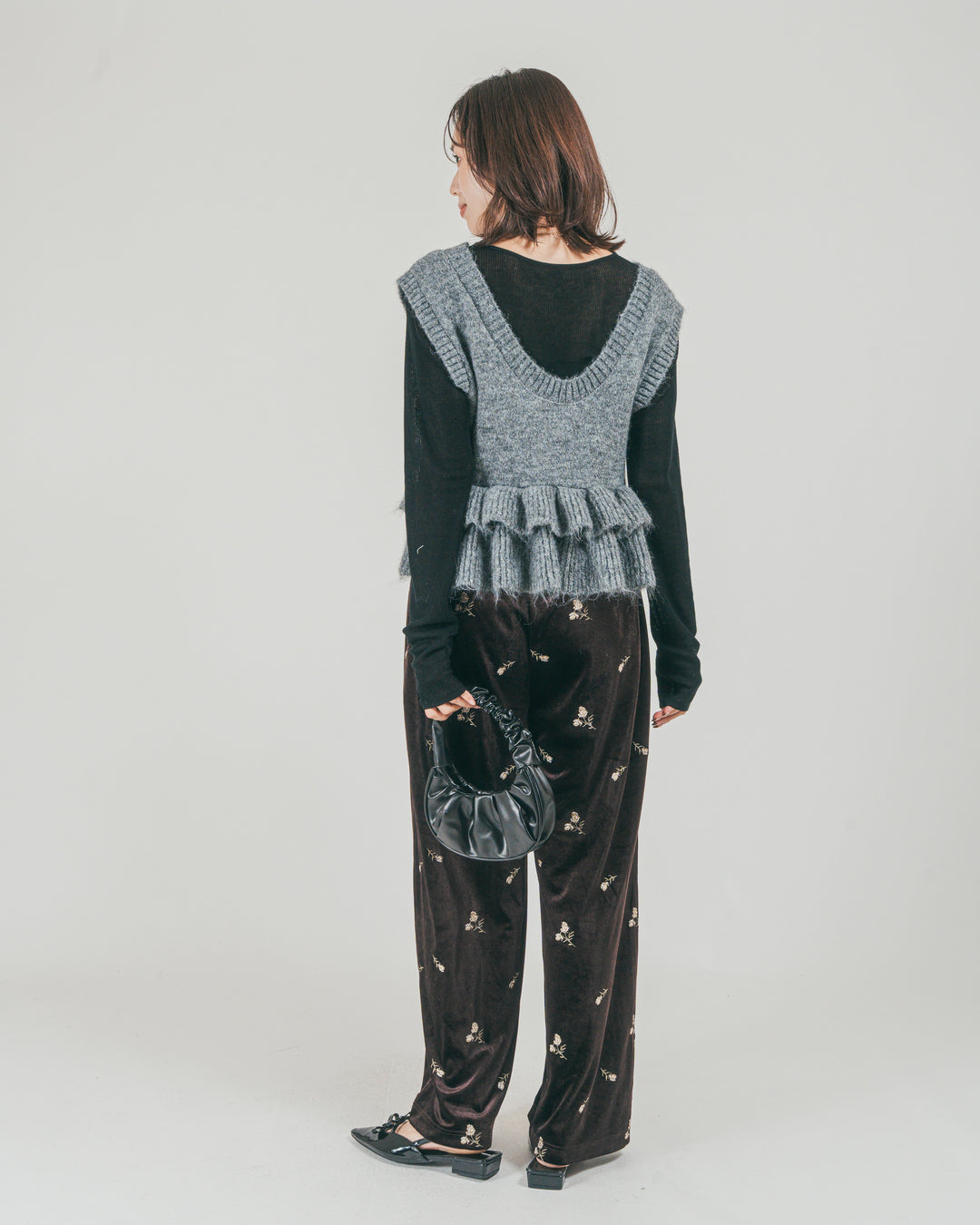 ［SET］2Way モヘアダブルFrillベスト + Flower刺繍 ベロアパンツ（2SET）