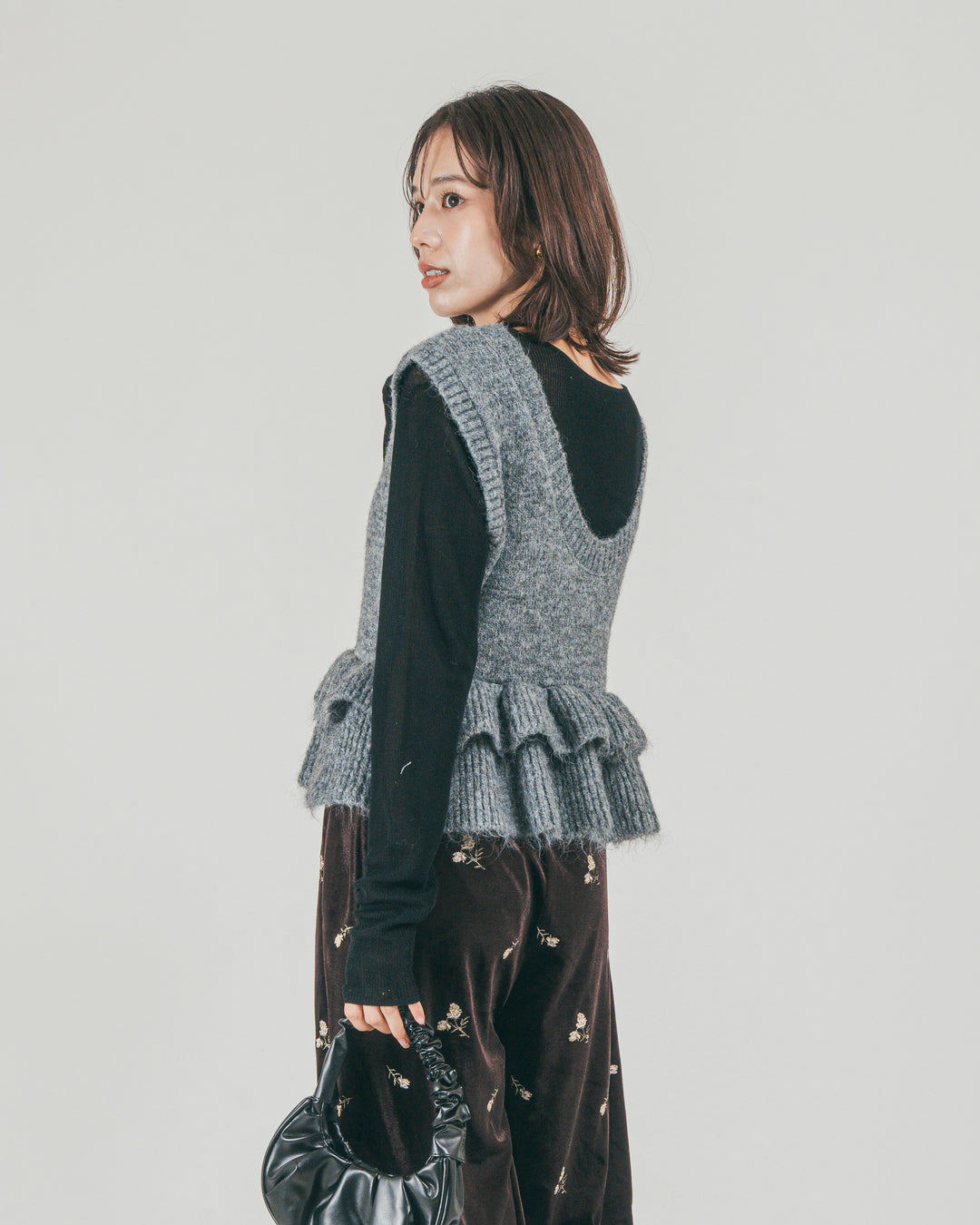 ［SET］2Way モヘアダブルFrillベスト + Flower刺繍 ベロアパンツ（2SET）