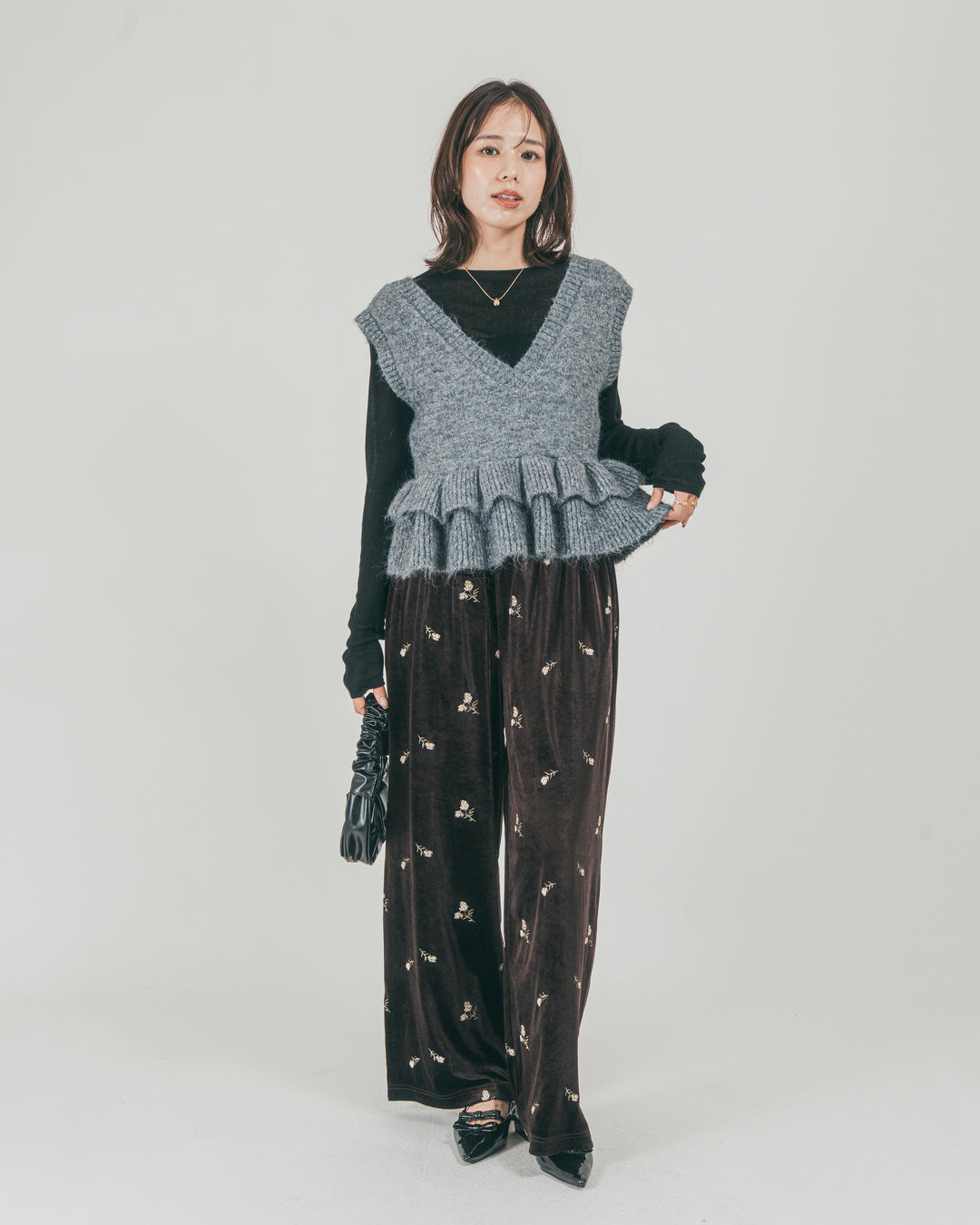 ［SET］2Way モヘアダブルFrillベスト + Flower刺繍 ベロアパンツ（2SET）