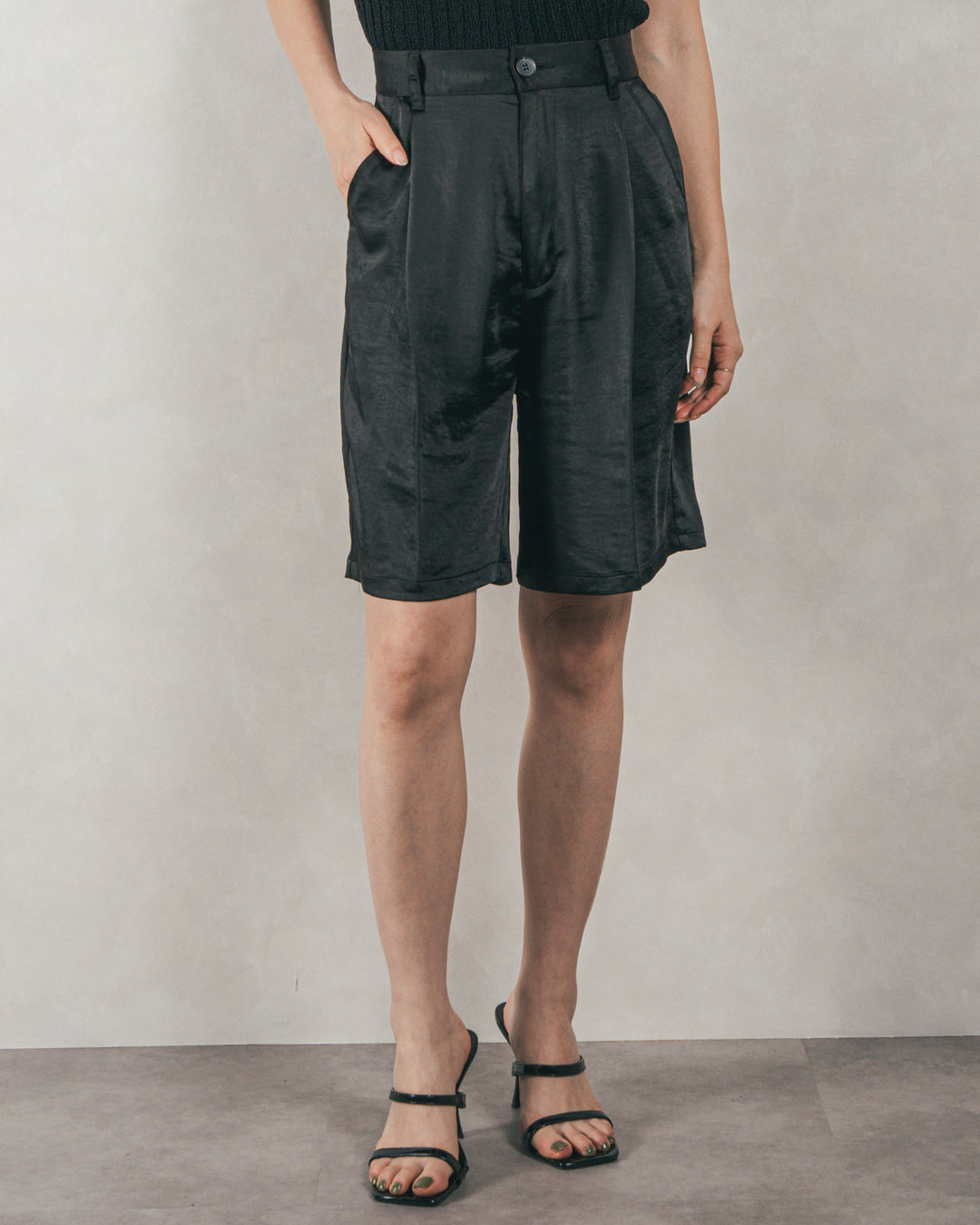 ［SET］Blockレース　フーディーブラウス + Vintageサテンハーフパンツ（2SET）