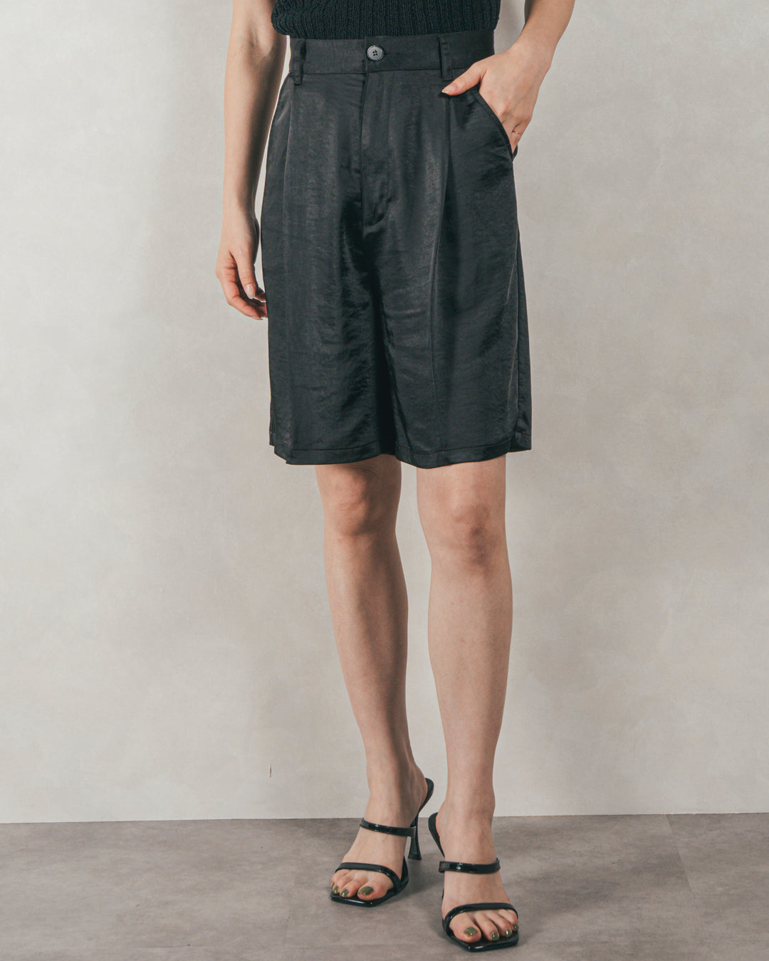 ［SET］Blockレース　フーディーブラウス + Vintageサテンハーフパンツ（2SET）