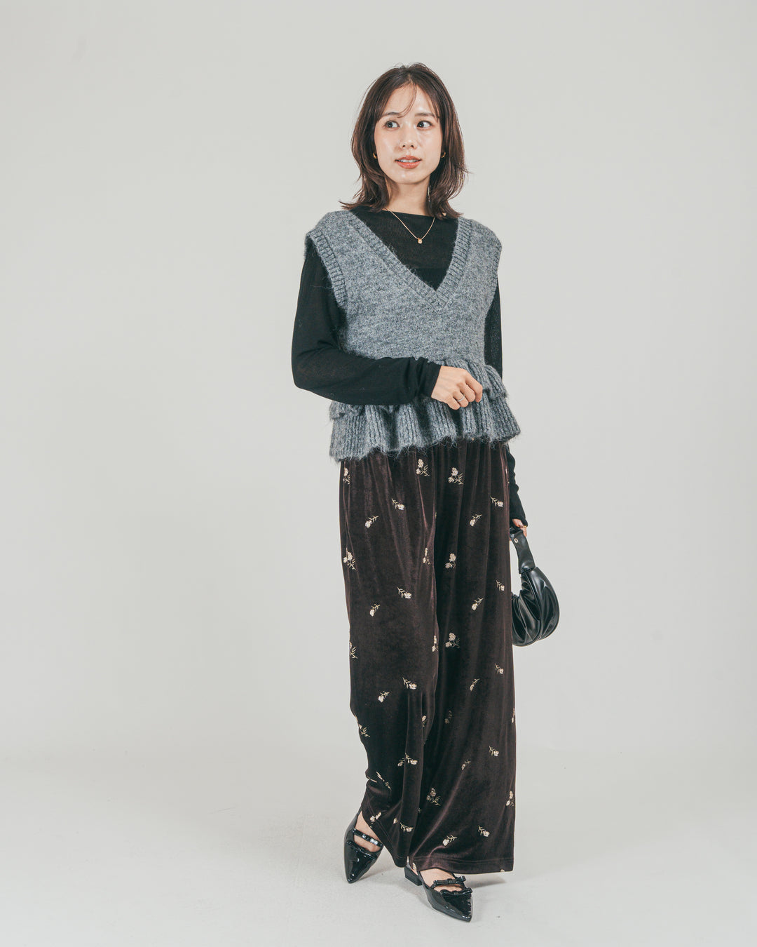 ［SET］2Way モヘアダブルFrillベスト + Flower刺繍 ベロアパンツ（2SET）