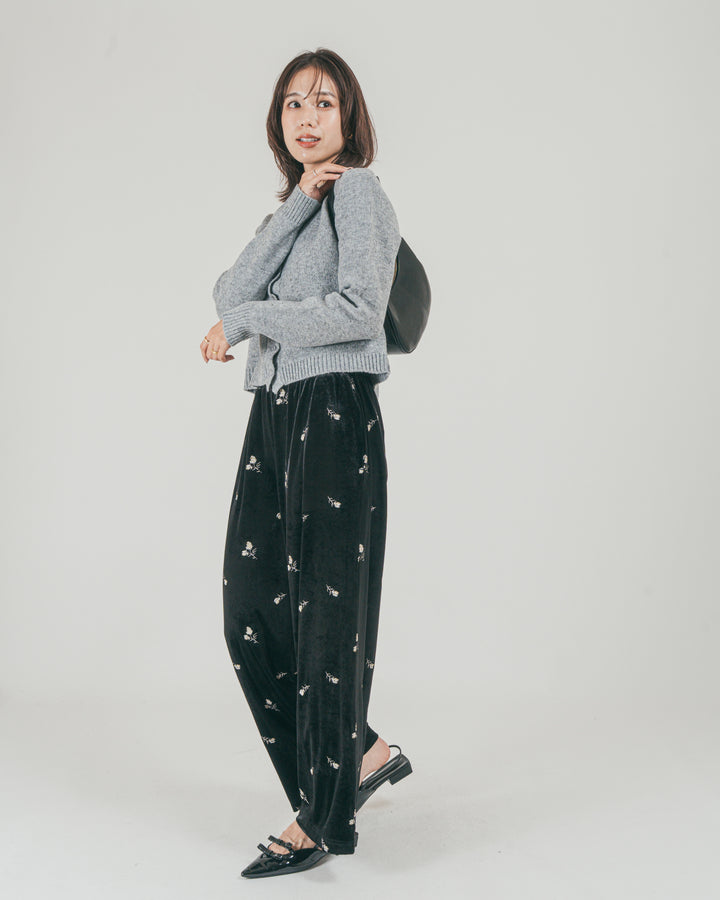 ［SET］フロントフリルメランジニットカーデ + Flower刺繍 ベロアパンツ（2SET）