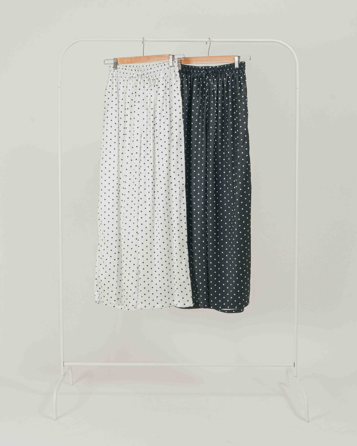 ［SET］フロントデザインジレワンピ + ドットサテンパンツ（2SET）