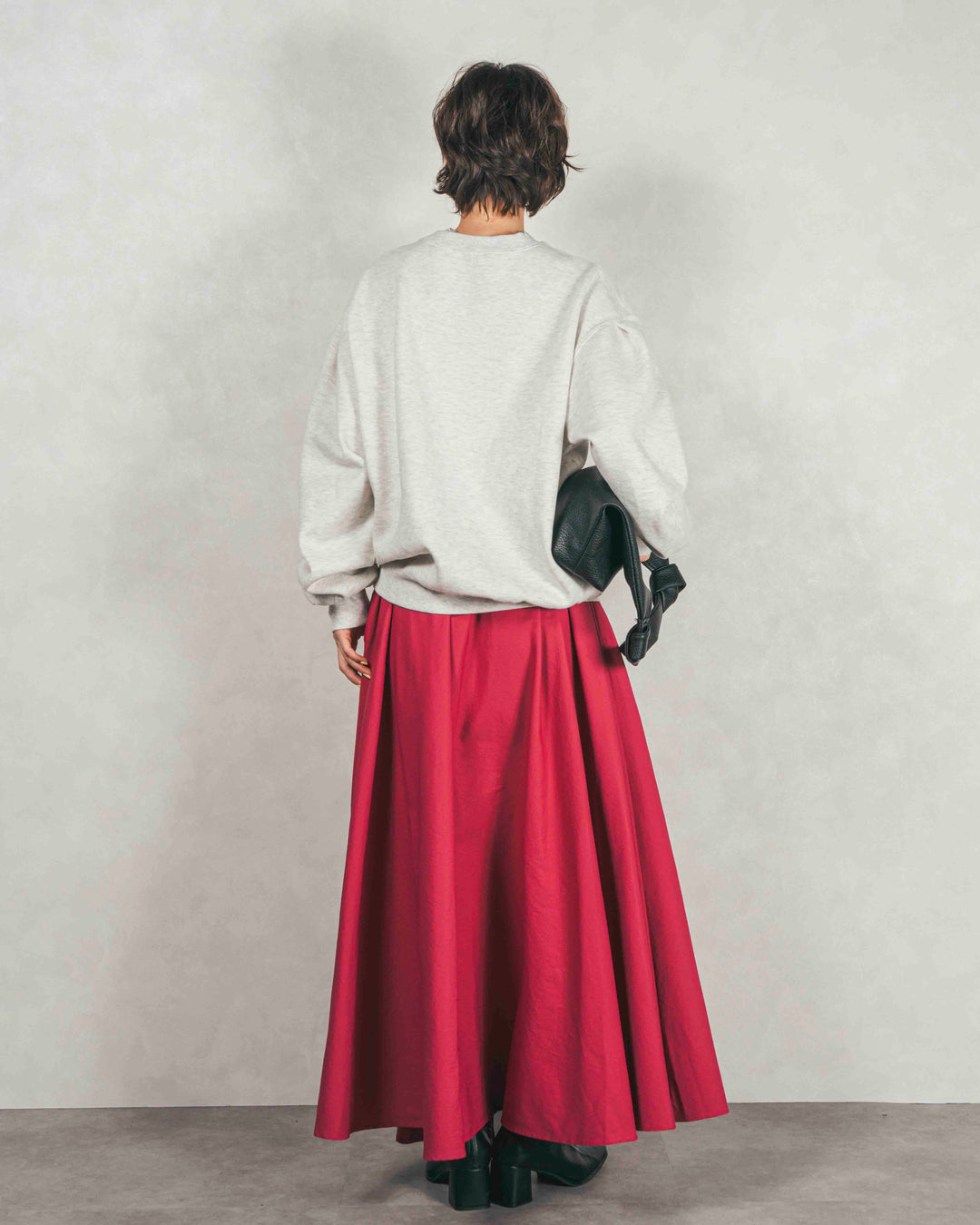 ［SET］裏起毛フロッキーLogoスウェット+アシメFlareタックスカート（2SET）