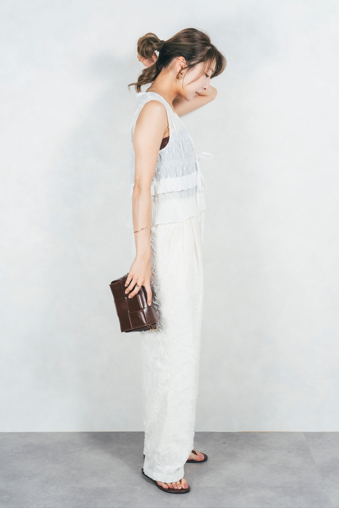 フロントリボンシャーリングトップス (OFF WHITE)