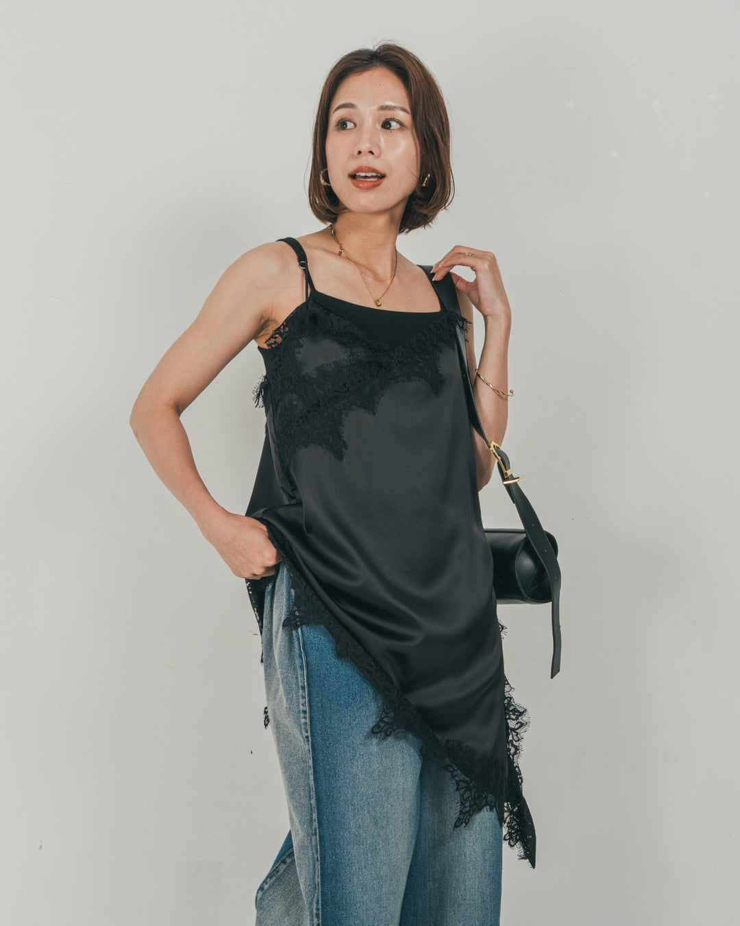 ［SET］サテンアシメ レースキャミ + 10oz サイドタック リラックスデニムパンツ（2SET）