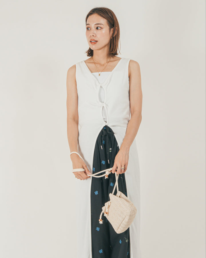 ［SET］フロントデザインジレワンピ + Flower刺繍リラックスパンツ（2SET）