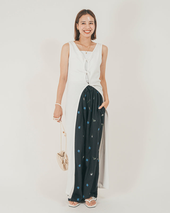 ［SET］フロントデザインジレワンピ + Flower刺繍リラックスパンツ（2SET）