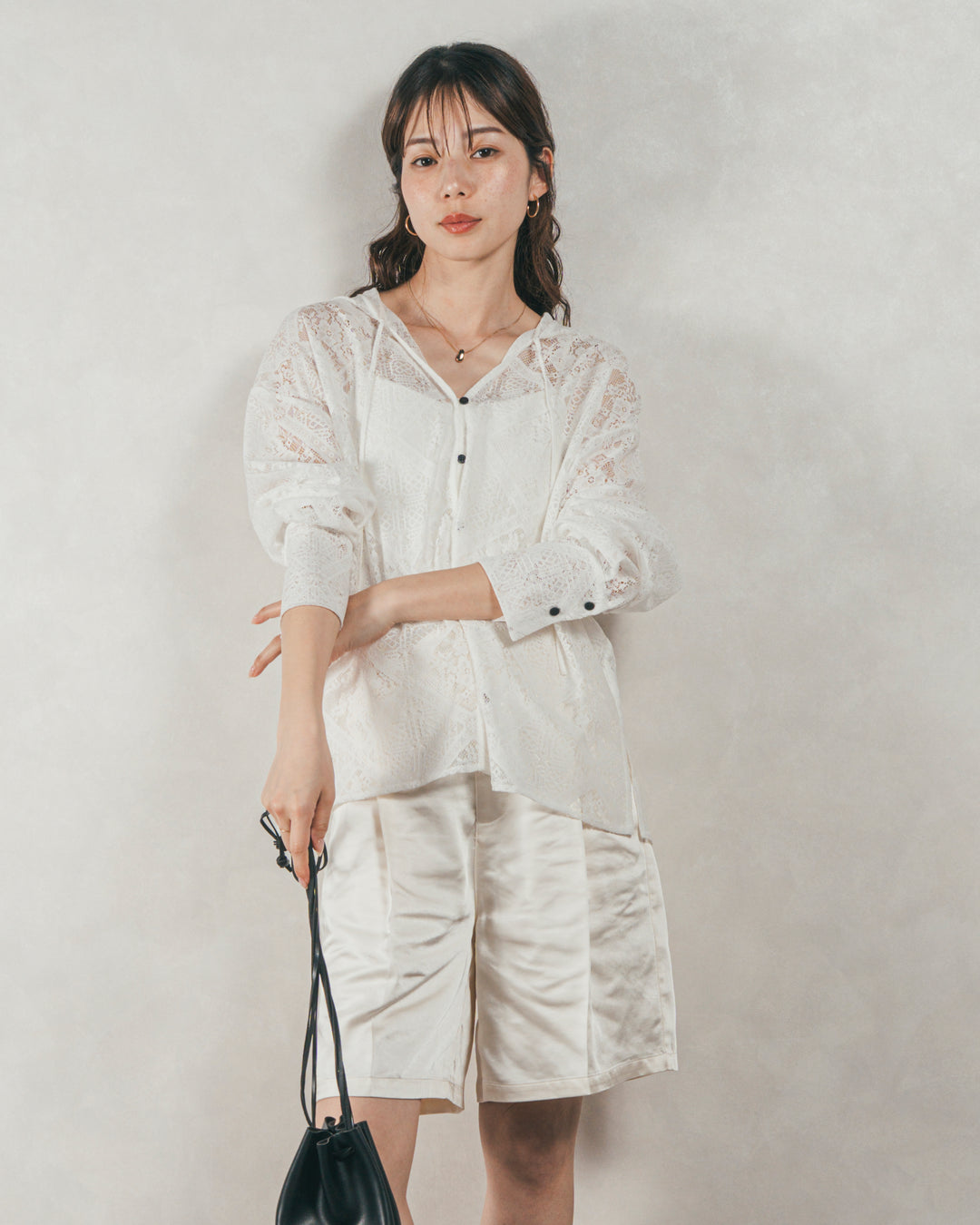 ［SET］Blockレース　フーディーブラウス + Vintageサテンハーフパンツ（2SET）