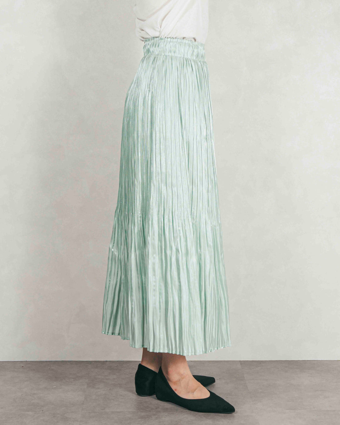 シャイニーサテンプリーツスカート