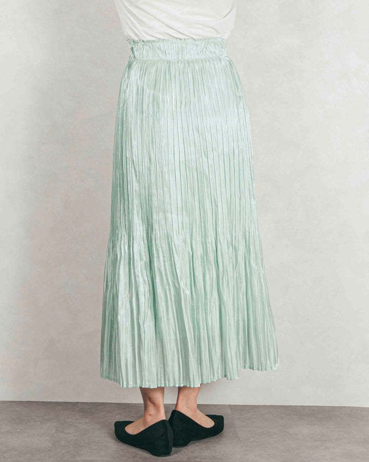 シャイニーサテンプリーツスカート