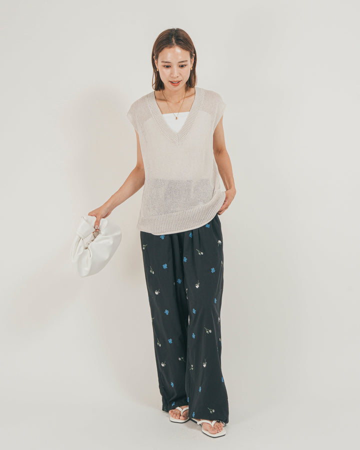 ［SET］ドライタッチ Vネックサマーニットベスト + Flower刺繍リラックスパンツ（2SET）