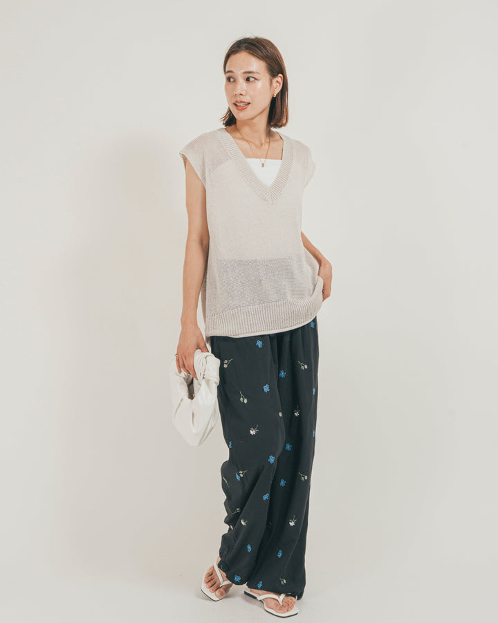 ［SET］ドライタッチ Vネックサマーニットベスト + Flower刺繍リラックスパンツ（2SET）
