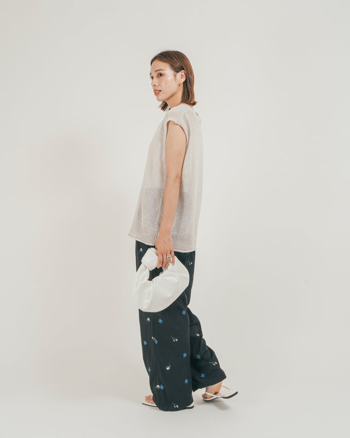 ［SET］ドライタッチ Vネックサマーニットベスト + Flower刺繍リラックスパンツ（2SET）