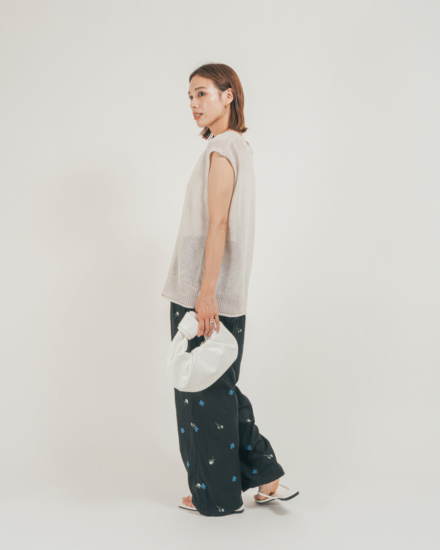 ［SET］ドライタッチ Vネックサマーニットベスト + Flower刺繍リラックスパンツ（2SET）