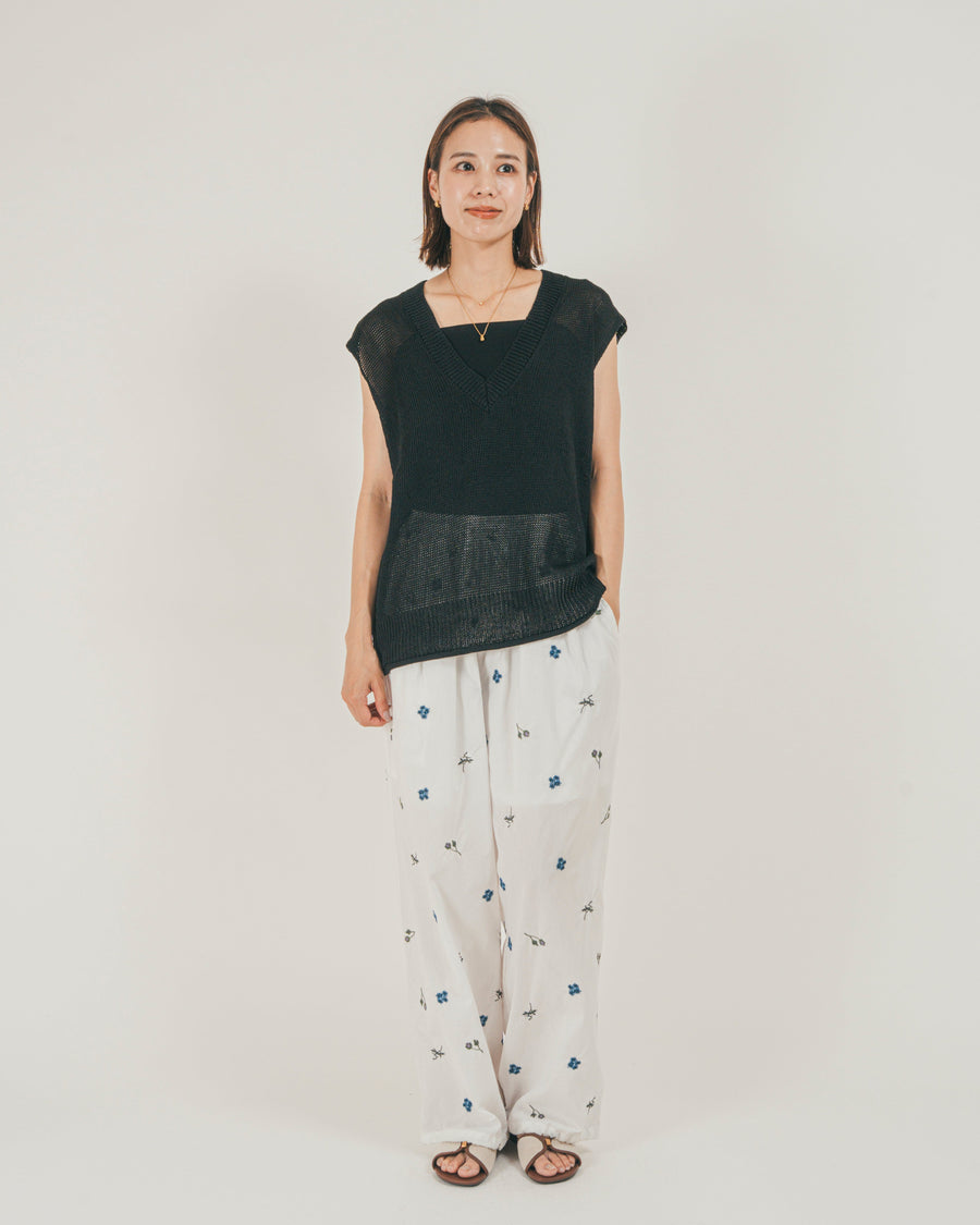 ［SET］ドライタッチ Vネックサマーニットベスト + Flower刺繍リラックスパンツ（2SET）