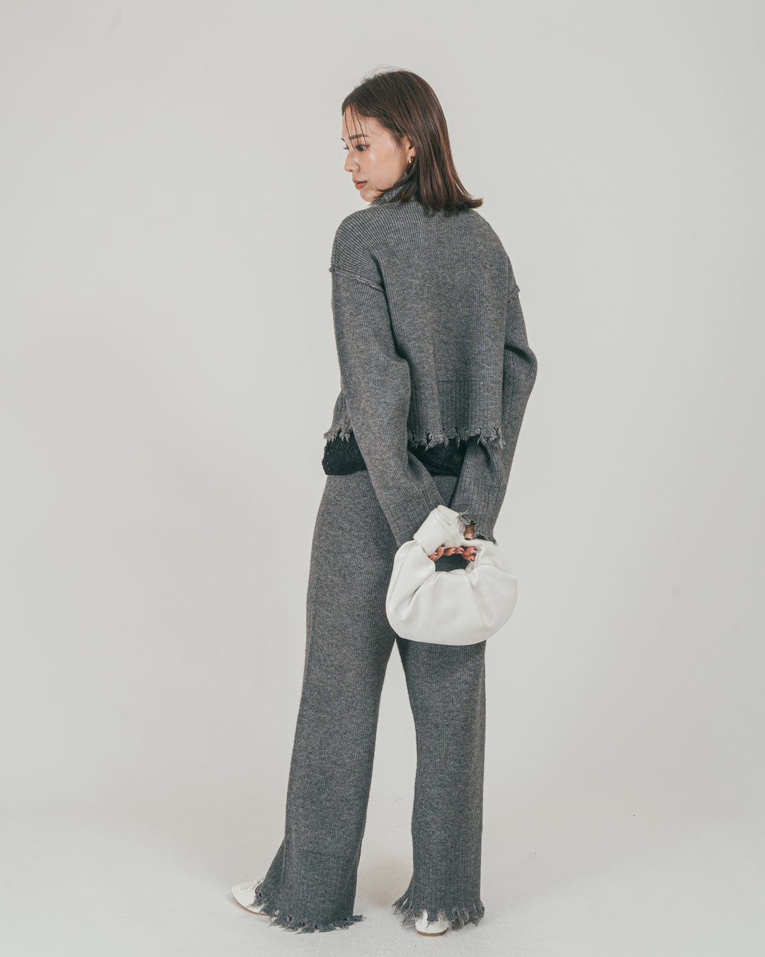 ［SET］Nuance Hem ハイネックニット + Nuance Hem ルーズニットパンツ + ストレッチレースシアートップス（3SET）