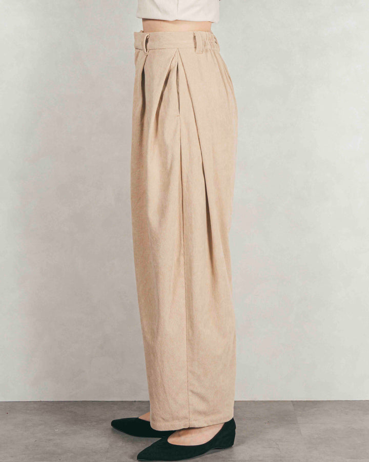サイドタックコクーンコーデュロイパンツ（BEIGE）
