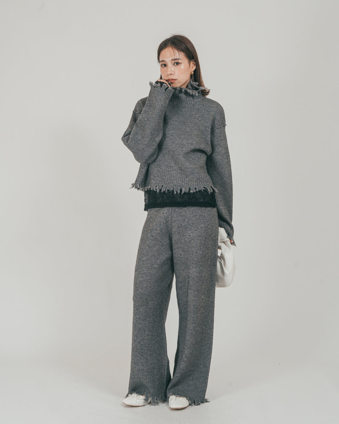 ［SET］Nuance Hem ハイネックニット + Nuance Hem ルーズニットパンツ + ストレッチレースシアートップス（3SET）