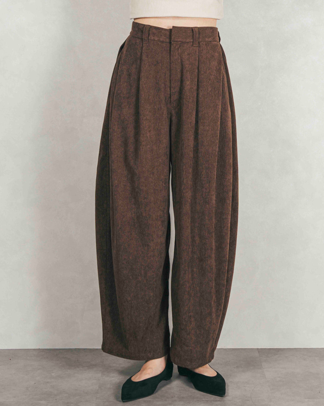 サイドタックコクーンコーデュロイパンツ (BROWN)